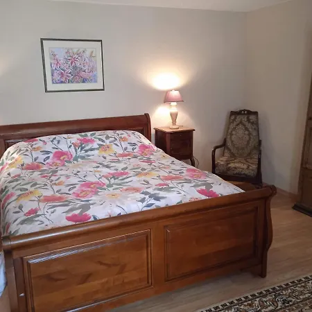 Charming Detached 2 Bedroom Ancient House In Medieval Quarter Of A Small Town In The Pays De La Loire, France Feriehus