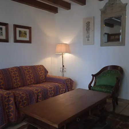 Feriehus Charming Detached 2 Bedroom Ancient House In Medieval Quarter Of A Small Town In The Pays De La Loire, France